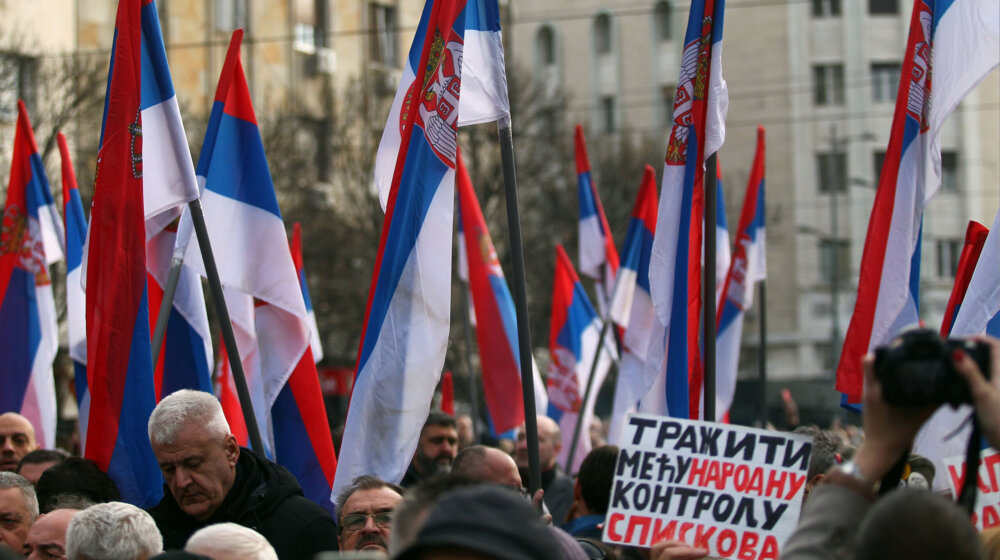 Četrdeset aktivistkinja SNS iz Rume upućene u Beograd kako bi vršile propagandu, tvrdi Stranka slobode i pravde 1