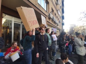 protest 25.12.2023 Osmi protest opozicije završen ispred Policijske uprave Grada Beograda: "Nećemo nijednog građanina ostaviti na milost i nemilost Vučićevoj policiji" (VIDEO/FOTO) 19