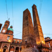 Kosi toranj u Bolonji iz 12. veka preti da se sruši 10