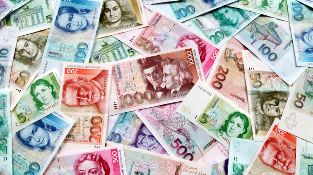 U opticaju i dalje 12,2 milijarde nemačkih maraka 1
