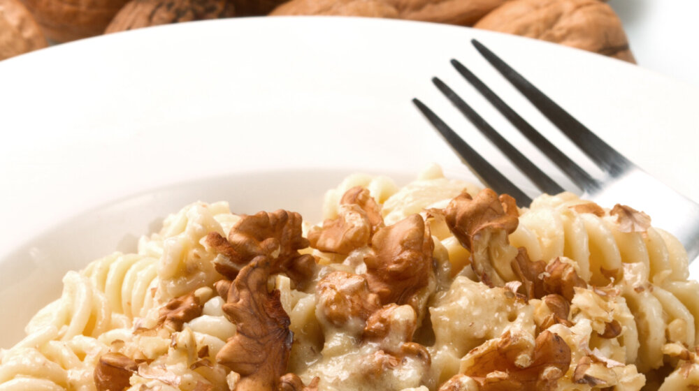 Testenina sa orasima i mlekom 1