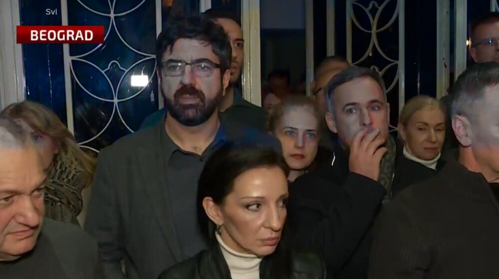 Predstavnici koalicije "Srbija protiv nasilja" pozvali građane da blokiraju zgradu i ne dozvole sednicu RIK-a 1