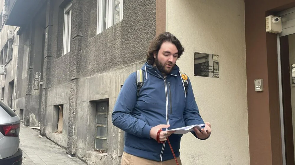 Grupa "Sviće" objavila snimak članova SNS koji proveravaju poštanske sandučiće u Beogradu 1