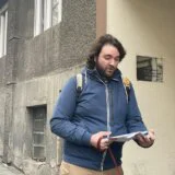Grupa "Sviće" objavila snimak članova SNS koji proveravaju poštanske sandučiće u Beogradu 5