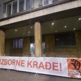 Jutarnji list o protestima ispred RIK-a: Kriza u Srbiji 7