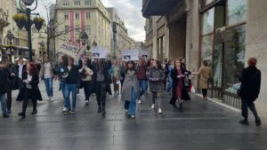 Društvo koje ne ume da se brine o sebi, tavori zarobljeno u zabludama i predrasudama