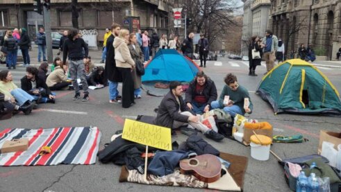 blokada studenti Promenila se vremena, ali je ostala spremnost nekih da do vlasti dolaze krađom na izborima: Vođe studentskih demonstracija iz 1996. 4