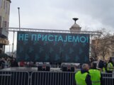 Završen protest "Ne pristajemo" ispred Ustavnog suda: Građani institucijama pokazali crvene kartone (FOTO, VIDEO) 23