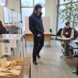 Kako će direktor Centra za socijalni rad u Žitorađi, i nedavno kandidat SNS za odbornika u toj opštini, glasati i na predstojećim lokalnim izborima u Nišu? 1