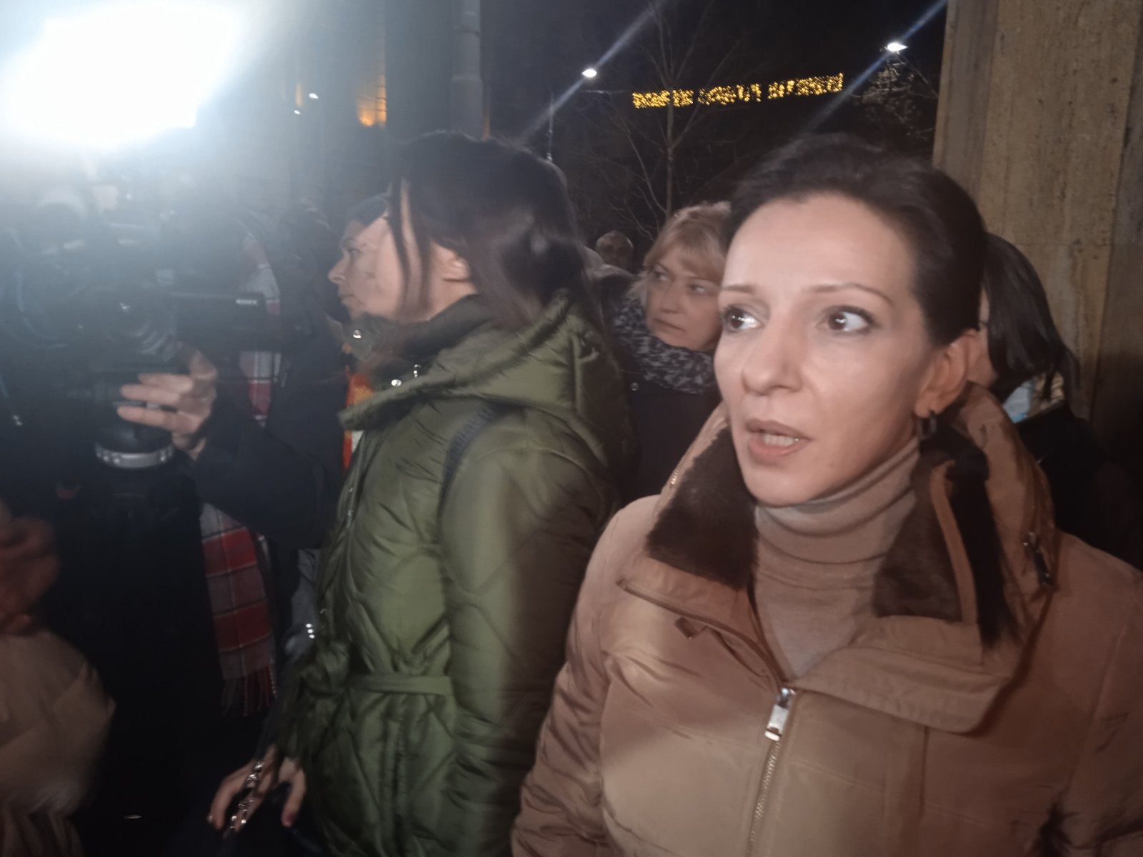 Završen četvrti protest ispred RIK-a, još dve poslanice stupile u štrajk glađu (FOTO, VIDEO) 6 Završen četvrti protest ispred RIK-a, još dve poslanice stupile u štrajk glađu (FOTO, VIDEO) 6