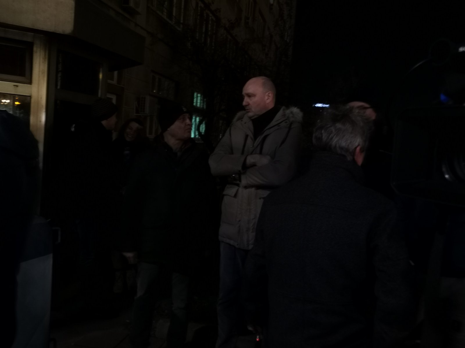 Završen četvrti protest ispred RIK-a, još dve poslanice stupile u štrajk glađu (FOTO, VIDEO) 5 Završen četvrti protest ispred RIK-a, još dve poslanice stupile u štrajk glađu (FOTO, VIDEO) 5