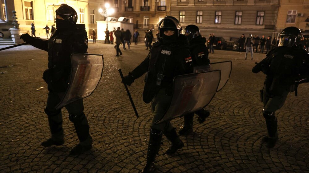 Kako je fantomka postala simbol policije posle nereda ispred Skupštine Beograda? 1