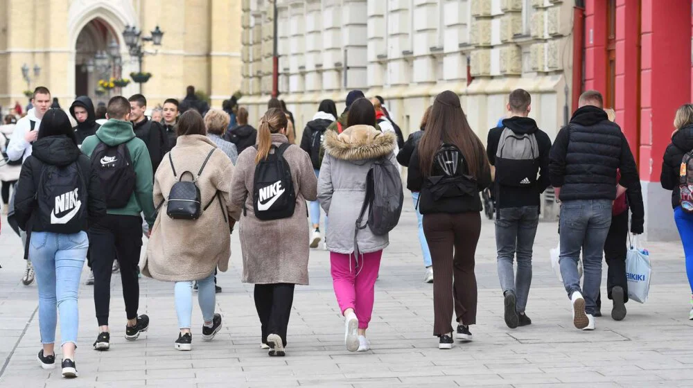 Raspisan konkurs za prijem sednjoškolaca u učeničke domove 7