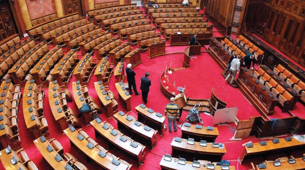 Sve poslaničke grupe opozicije učestvovaće u raspravi u parlamentu, osim DS 1