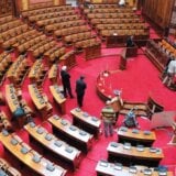 Sve poslaničke grupe opozicije učestvovaće u raspravi u parlamentu, osim DS 7