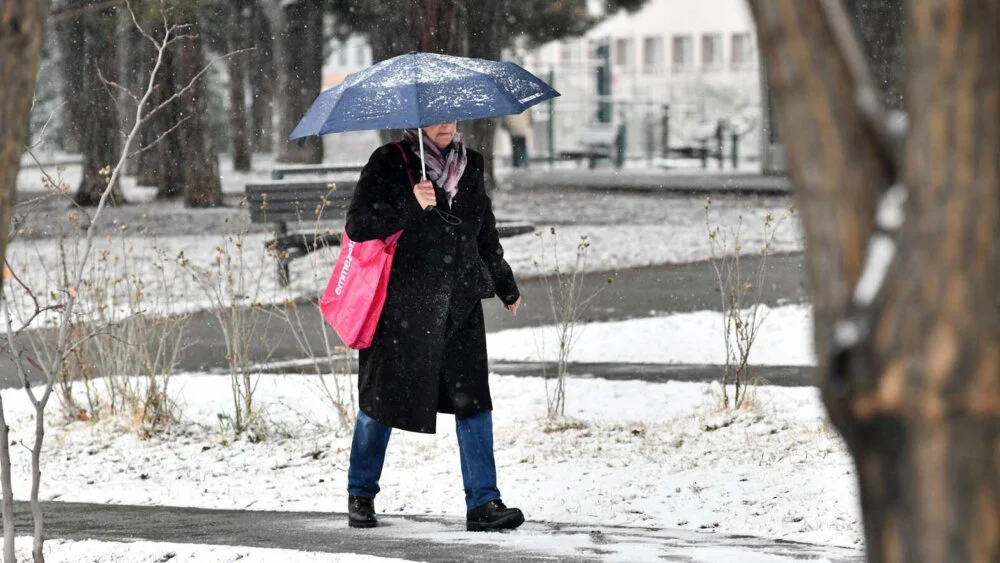 Poznato kada će ponovo padati sneg: RHMZ najavio prognozu za naredne dane 2 sneg