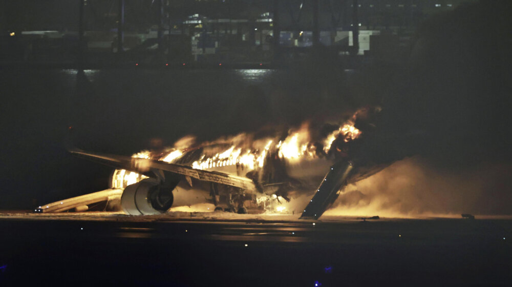 U sudaru dva aviona na aerodromu u Tokiju pet osoba poginulo (VIDEO) 1