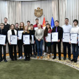 Raspisan konkurs za nagrađivanje najboljih srednjoškolaca u Srbji 7