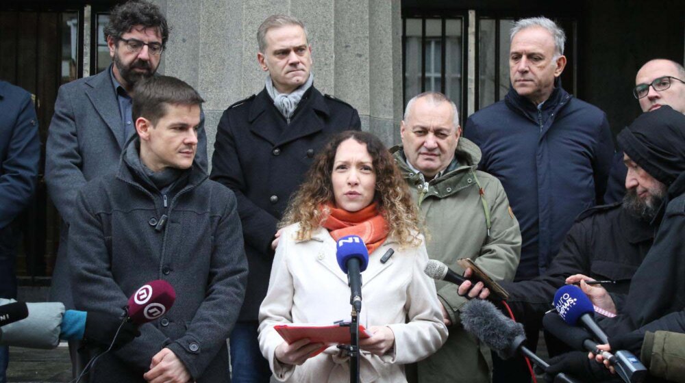 Koja neformalna saznanja ima opozicija posle vesti da je Ustavni sud formirao predmete po njihovim zahtevima? 1