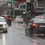 AMSS upozorio: Zaleđen kolovoz, veća opasnost od proklizavanja vozila 10