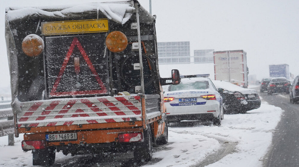 Saobraćajne nesreće usled neočišćenog kolovoza: Koga je i zašto iznenadio sneg u januaru? 1