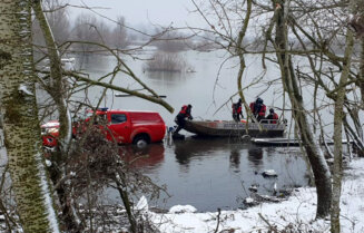 Pripadnici MUP zarobljenim životinjama na Krčedinskoj adi odneli hranu (FOTO) 2