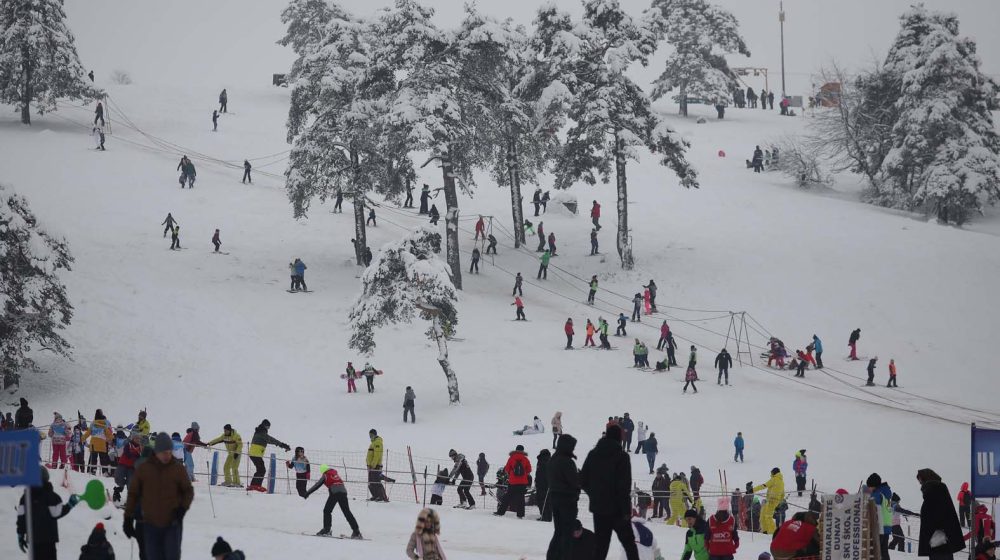 Usred zimske sezone ski centar Tornik u zastoju: Kvar na žičari 1