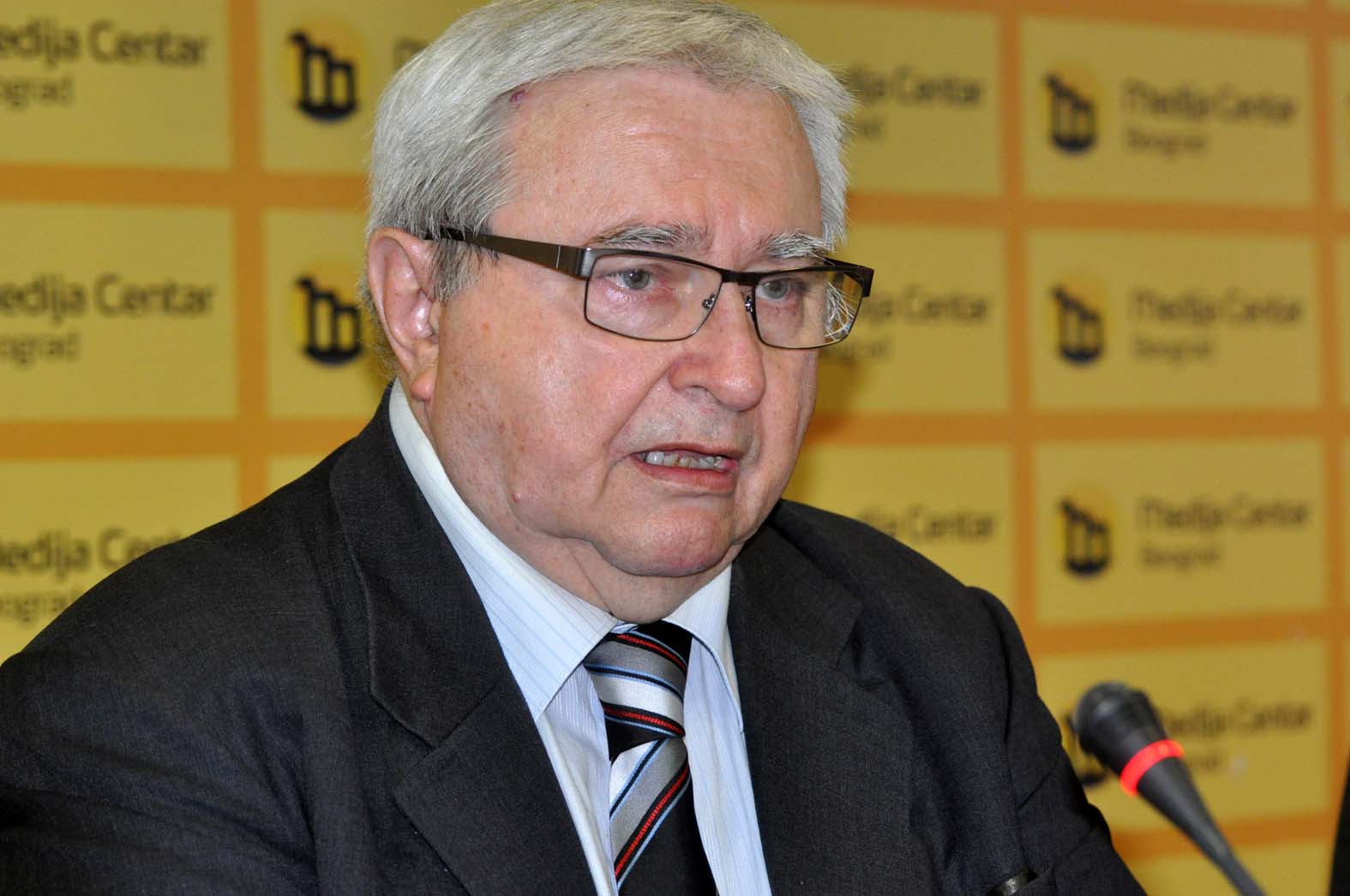 Priča o stalnoj ugroženosti Vučića klasično dolivanje ulja na vatru: Slučaj iz Tivta 2
