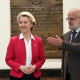 Prvi Albanac na čelu Vlade: Istorijski dan ili "izdaja"? 3