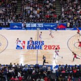 Pariz u susret Olimpijskim igrama otvorio vrata za NBA, 33 godine posle prvog gosta otuda: Lejkersi 1991. sa Medžikom i Divcem, s kojim Perasović nije hteo ni da se pozdravi 6