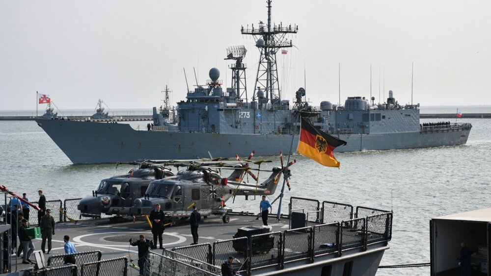 "Godina je 2027. Tramp je u Beloj kući, Ukrajina se i dalje bori, Putin udara na Estoniju": Politiko analizira može li Evropa sama da se odbrani 3 "Godina je 2027. Tramp je u Beloj kući, Ukrajina se i dalje bori, Putin udara na Estoniju": Politiko analizira može li Evropa sama da se odbrani 3