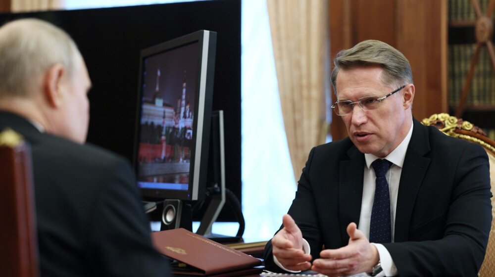 Sankcionisani ruski ministar u Beogradu dočekan porukom “ovo je vaša kuća”: RSE o poseti Mihaila Muraškog Srbiji 1