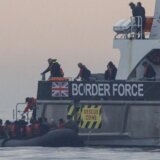 Za trećinu smanjen broj migranata koji su u 2023. prešli Lamanš ka Britaniji 6