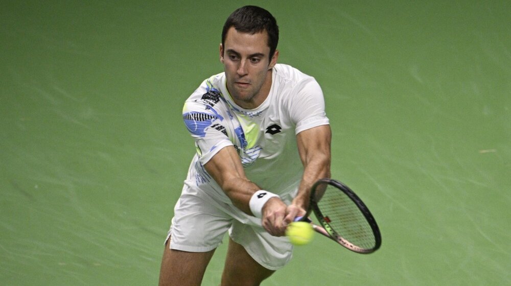 Nedovoljne i dve meč-lopte: Đere u Hongkongu izgubio od 18-godišnjeg Kineza 1