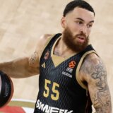 Džejms poravnat sa De Koloom na drugom mestu večne liste strelaca u Evroligi 3