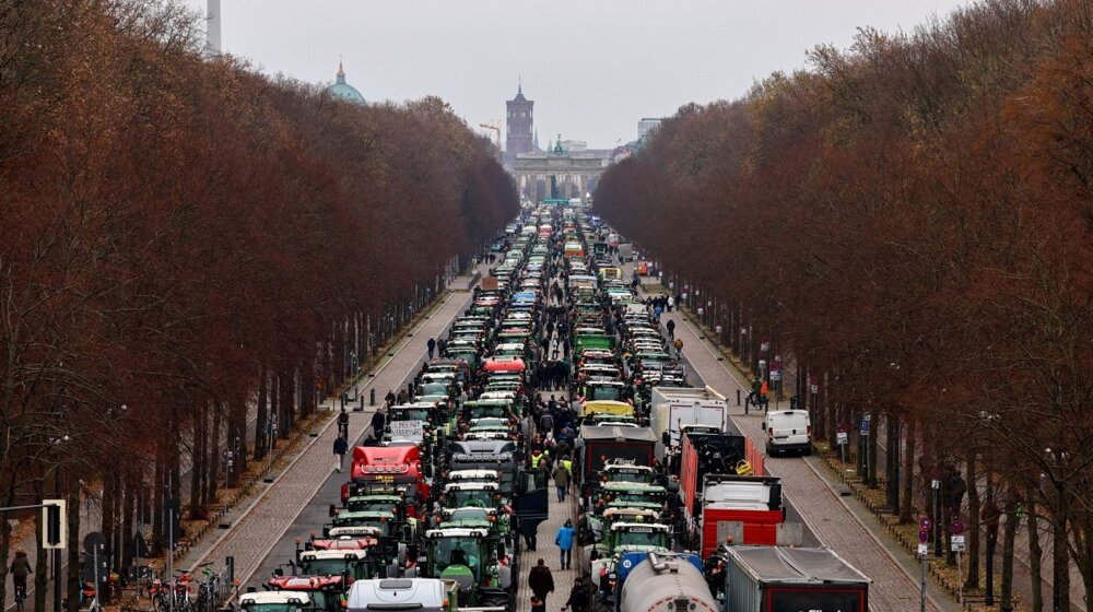 Poljoprivrednici u Nemačkoj blokirali vicekancelara te zemlje da se iskrca sa trajekta 1