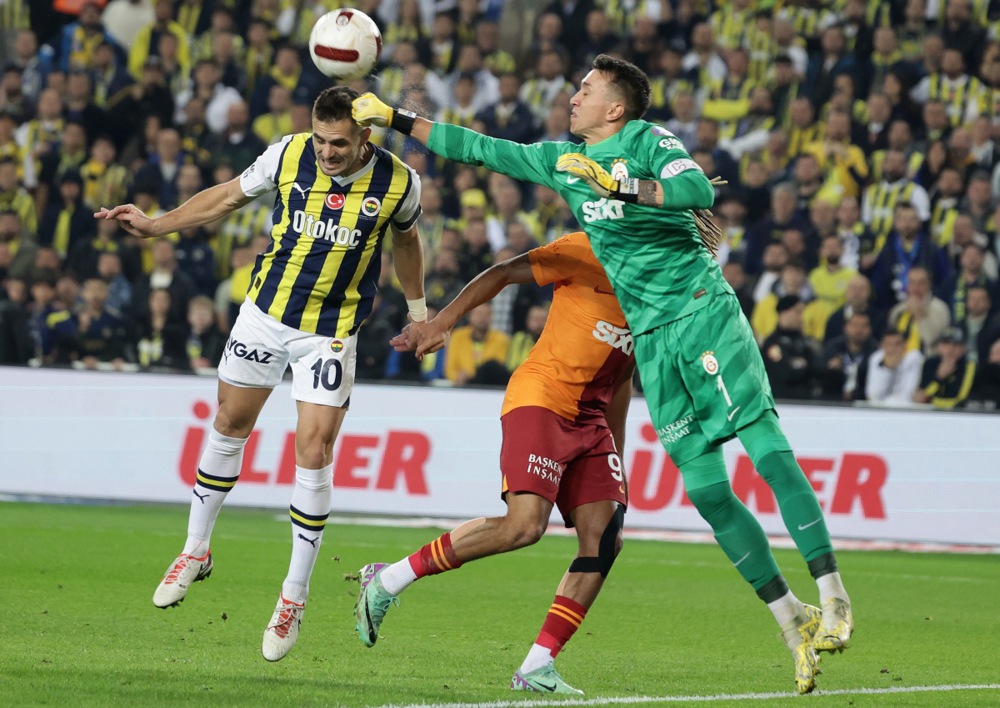 Fenerbahče mašina za golove u Turskoj: Mogu li Tadić i Džeko da iznesu trenera do klupskog rekorda Todora Veselinovića? 4 Fenerbahče mašina za golove u Turskoj: Mogu li Tadić i Džeko da iznesu trenera do klupskog rekorda Todora Veselinovića? 4