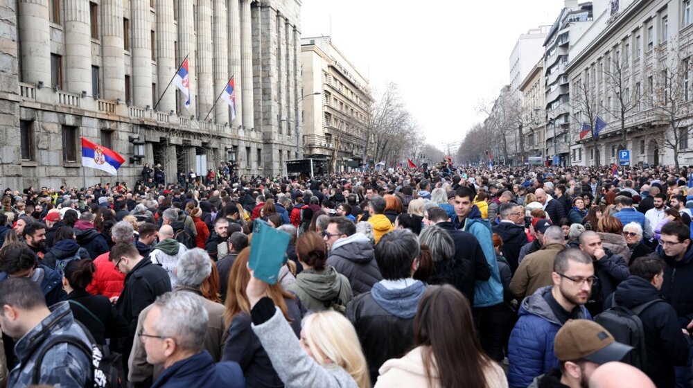 Britanski Spectator piše da Vučić korača stopama Putina: Zašto protesti u Srbiji neće dovesti do promene režima? 1