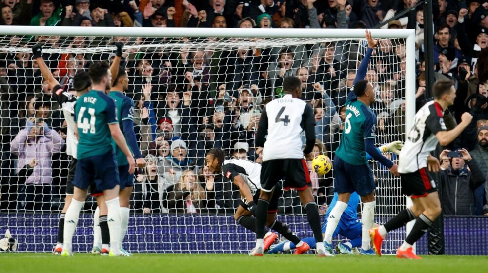 Jedan gol za suvenir: Kako je Arsenalov novogodišnji poraz osvežio sećanje na kultnog brku Džona Jensena 1