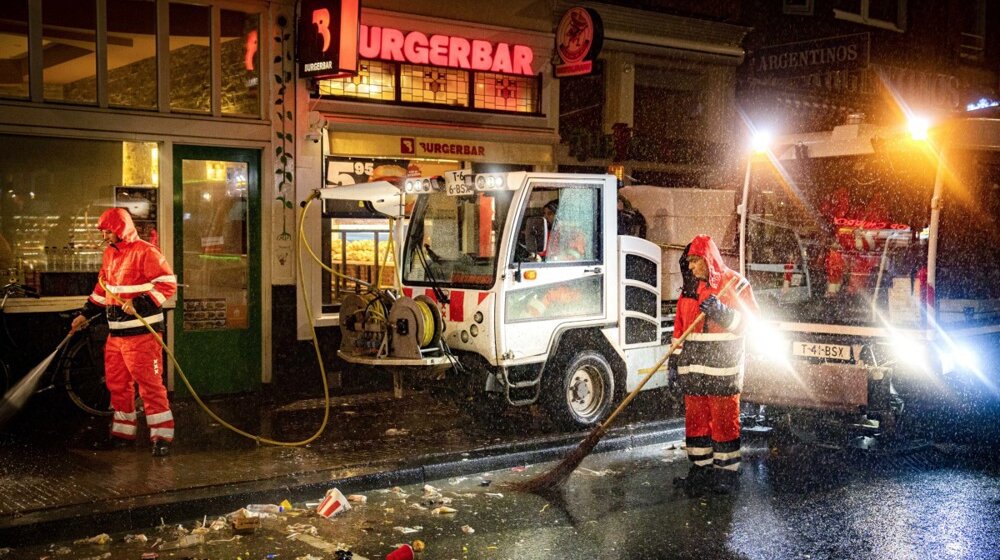 U neredima u Holandiji tokom novogodišnje noći uhapšeno više od 200 osoba 1