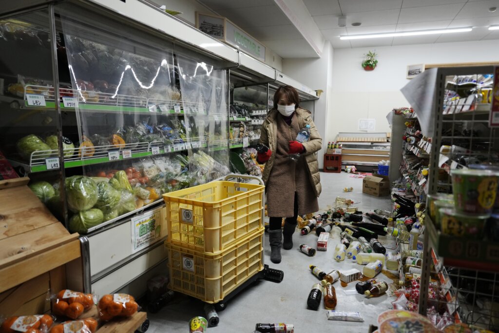 Najmanje 55 poginulih u nizu snažnih zemljotresa u Japanu, razorene zgrade duž zapadne obale (FOTO) 4