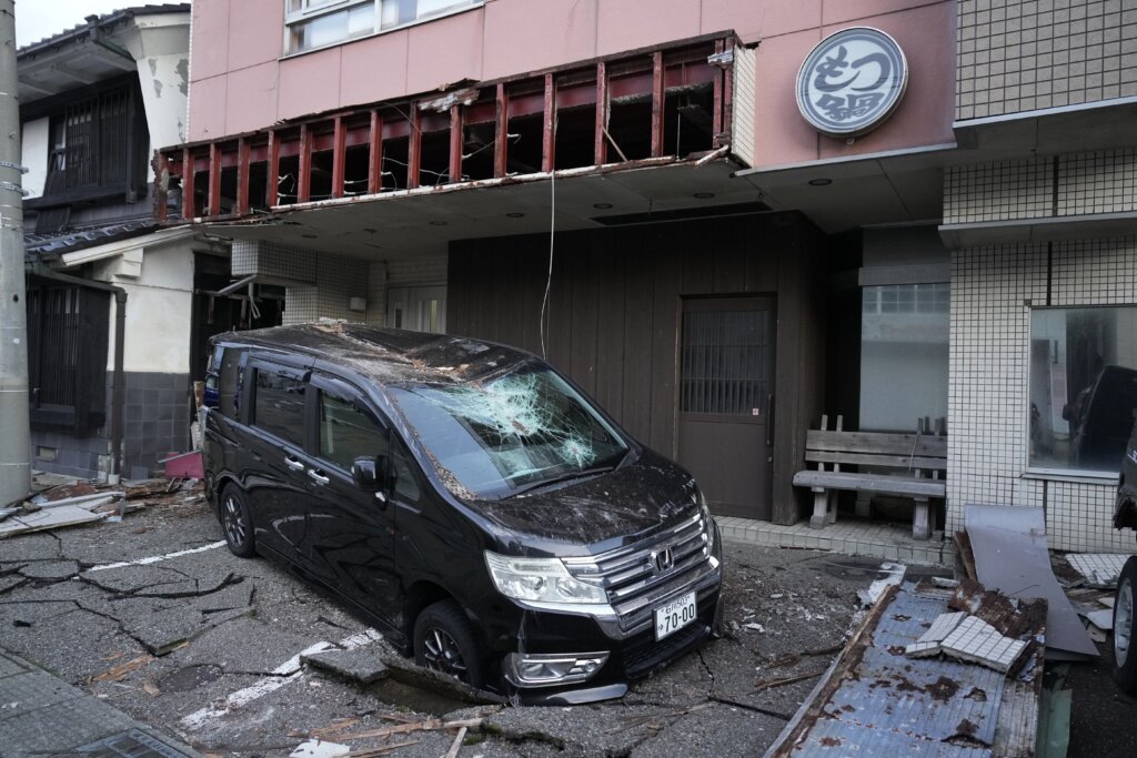 Najmanje 55 poginulih u nizu snažnih zemljotresa u Japanu, razorene zgrade duž zapadne obale (FOTO) 2