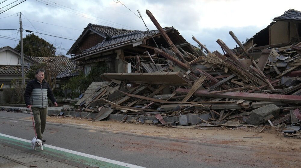Najmanje 55 poginulih u nizu snažnih zemljotresa u Japanu, razorene zgrade duž zapadne obale (FOTO) 1