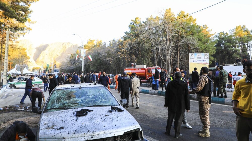 U Iranu sahrana poginulih u bombaškom napadu čiji je broj porastao na 89: Okupljeni uzvikivali "Smrt Americi" i "Smrt Izraelu" 1