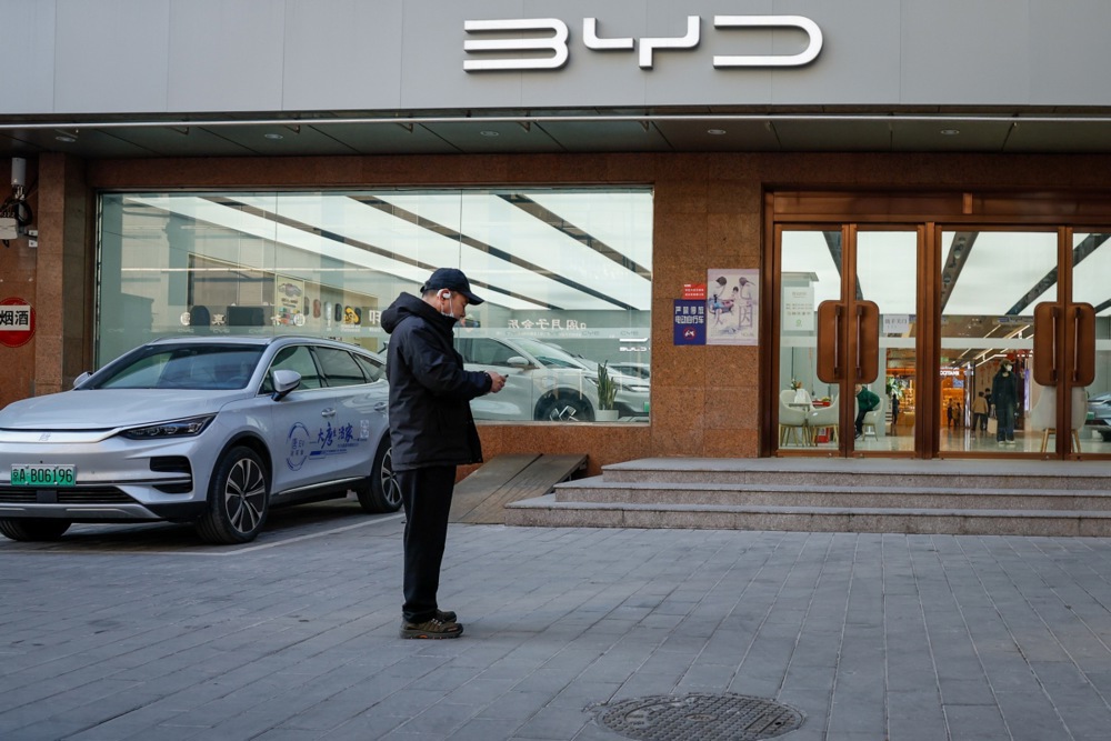 Kako je Srbija izgubila za dlaku od Mađarske u trci za fabriku električnih automobila 2