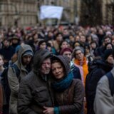 Studenti u nemom pohodu Pragom odali poštu žrtvama masovnog ubistva 7