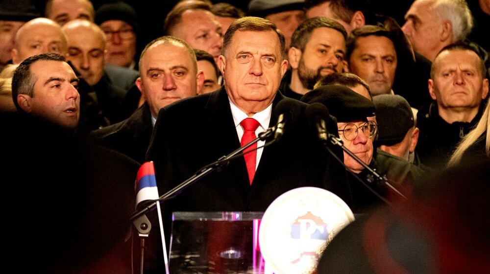 “Svake godine iste pretnje sa Zapada, Srbi znaju ko su i šta su”: Dodik o Danu RS 1
