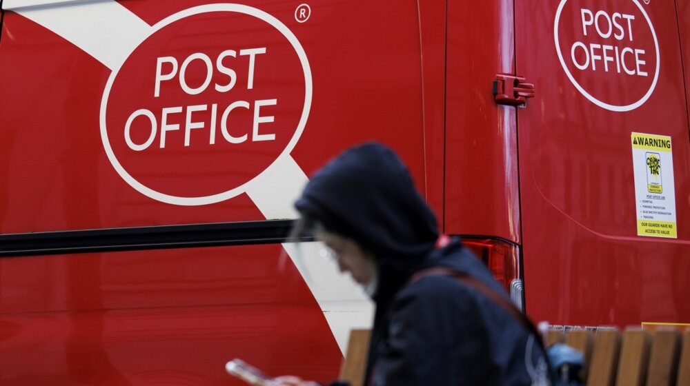 "Znali smo od početka": Izvinjenje kompanija Fudžicu jer je zbog neispravnog softvera došlo do pogrešne osude stotina radnika pošte širom Britanije 1