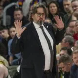 Trinkijeri na izlaznim vratima Žalgirisa 3