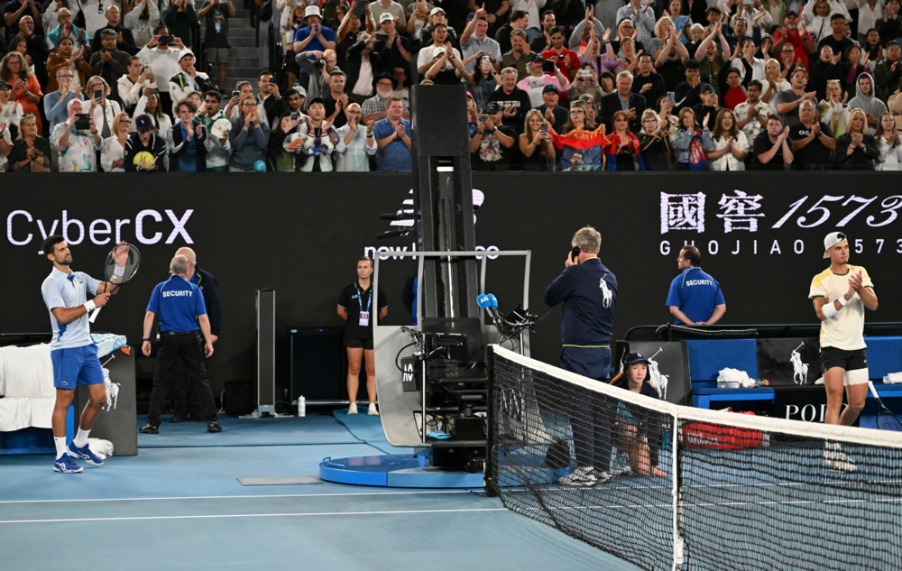 Hvatanje za granu iz vrtloga prvog kola: Đoković većim naporom nego što je hteo protiv Hrvata Prižmića probio led na Australijan openu 7